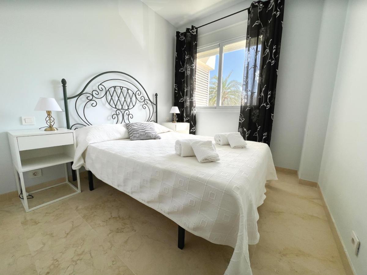 3 Bed Las Petunias, San Pedro Marbella Eksteriør billede